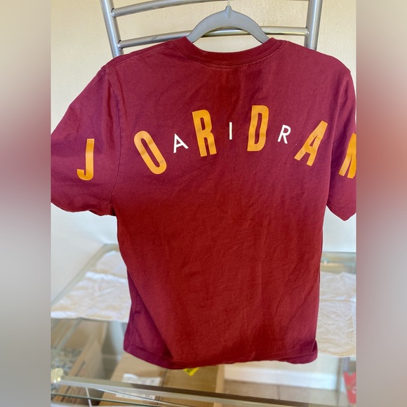 Jordan maroon tshirt, size large - Picture 3 of 5